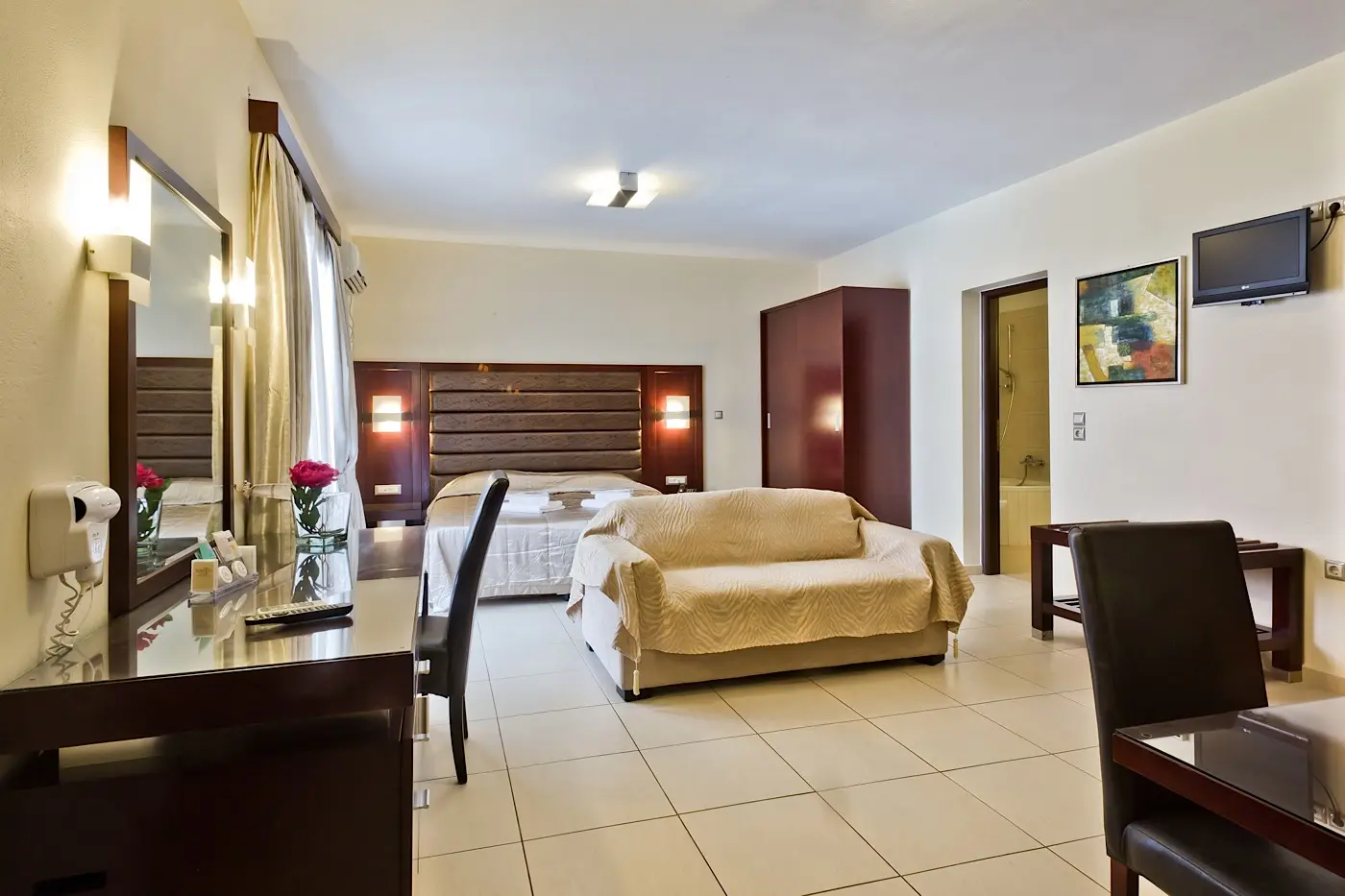 Open-plan guest room