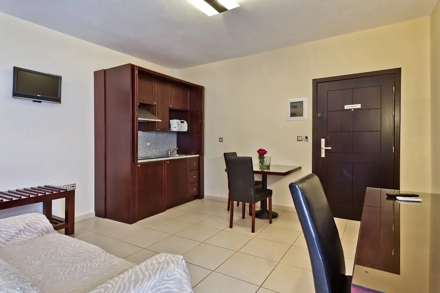 Studio with kitchenette and twin beds